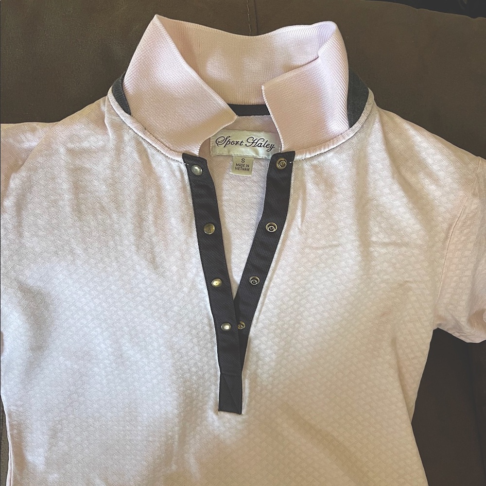 Chic Golf Shirt Pale Pink and Black